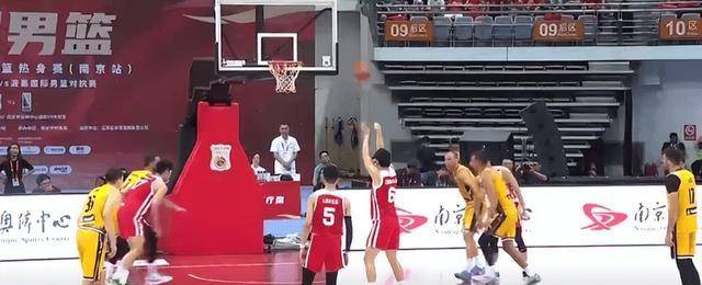东契奇在SKT比赛中重返赛场，险胜引发热议！