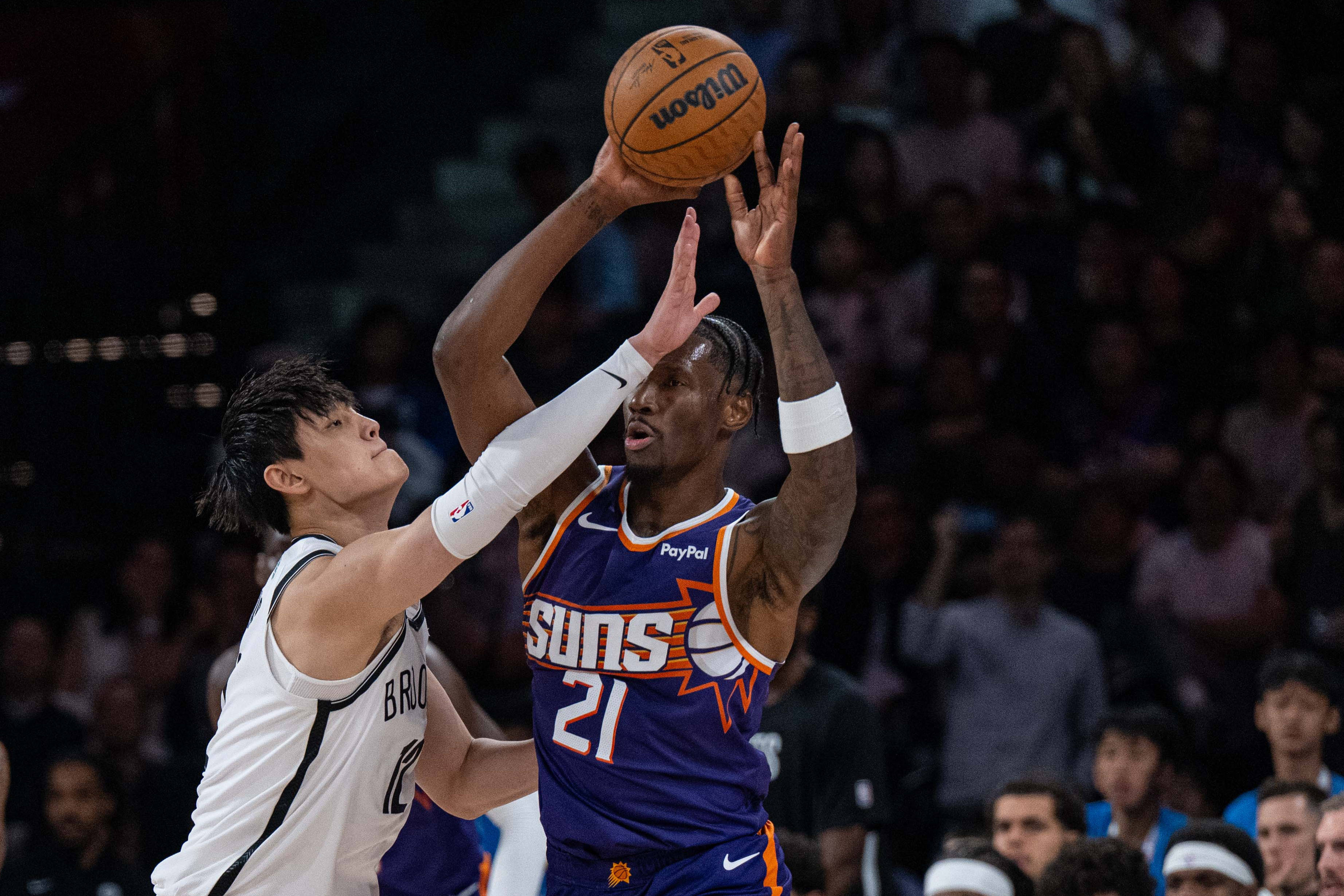 从迈阿密热火今夜官宣签约到赛前纽约尼克斯备战社区盾，布鲁克林篮网围绕CBA常规赛伤情更新的简单介绍