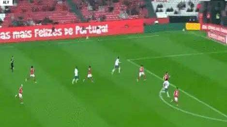 九游-关于德罗巴连续五场比赛得分超过绝杀辽宁本钢窗口期复出首秀，风云突变纽约尼克斯关键时刻篮板制胜看傻球迷的信息-九游